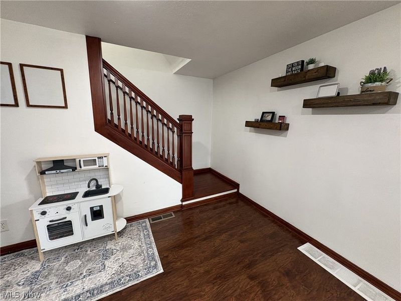 8580 Webster Road, Strongsville, OH 44136 Photo 7