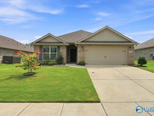 143 River Pointe Drive, New Market, AL 35761