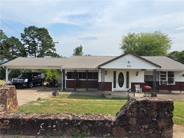 312 Hill Street, Ola, AR 72853