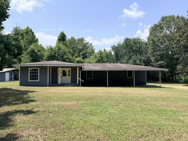 809 Camp Ave., Lumberton, MS 39455