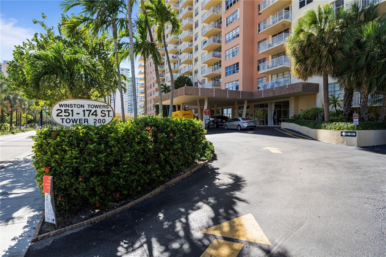 251 174th St , Unit 706, Sunny Isles Beach, FL 33160 Photo