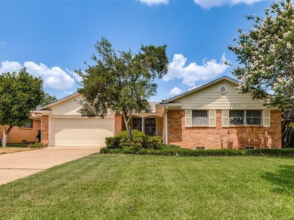 827 Oak Forest Drive, Dallas, TX 75232