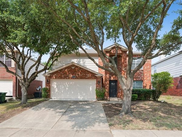 7020 Glenshire Drive, Arlington, TX 76002