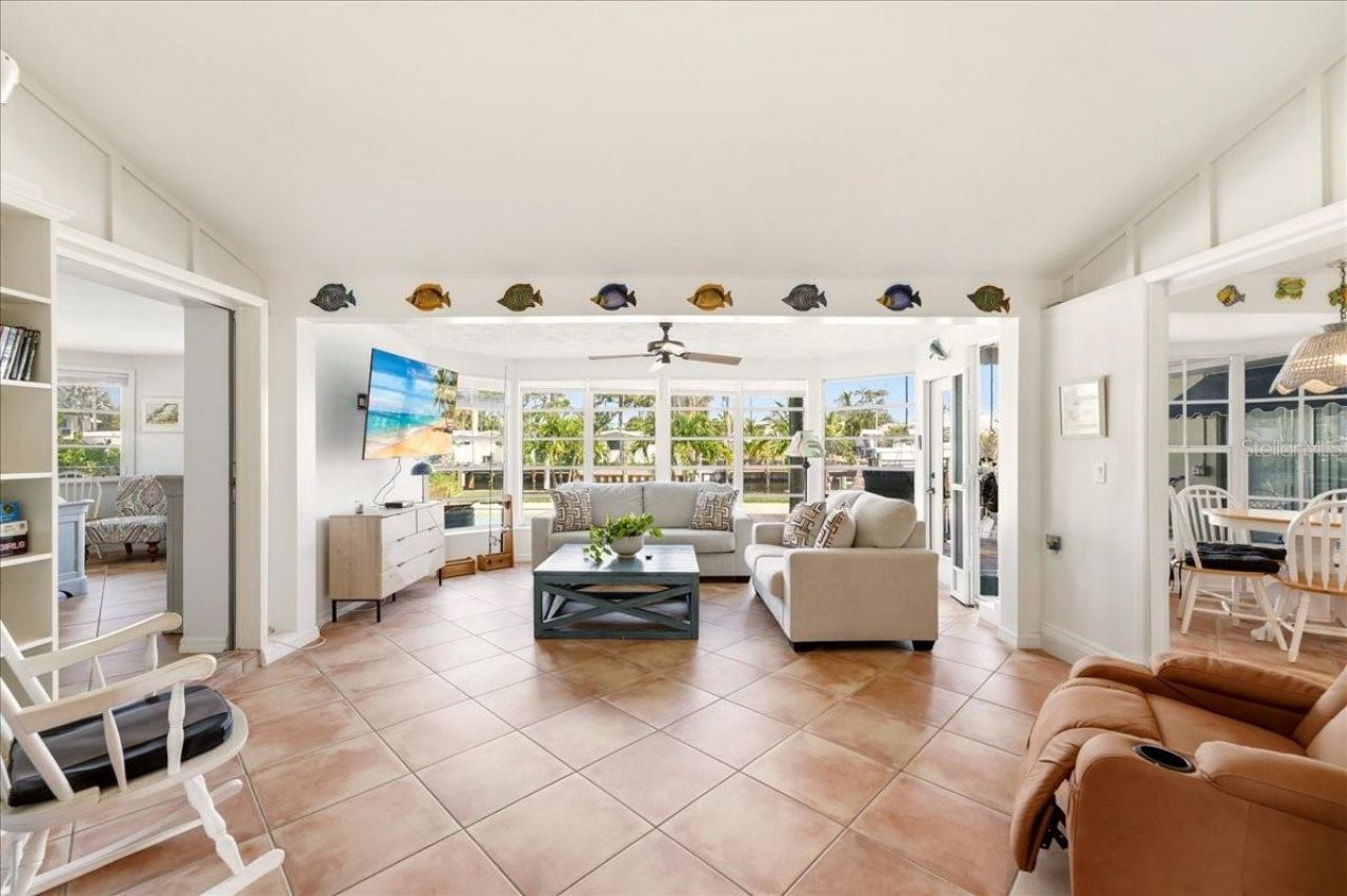 508 83rd Street, Holmes Beach, FL 34217 Photo