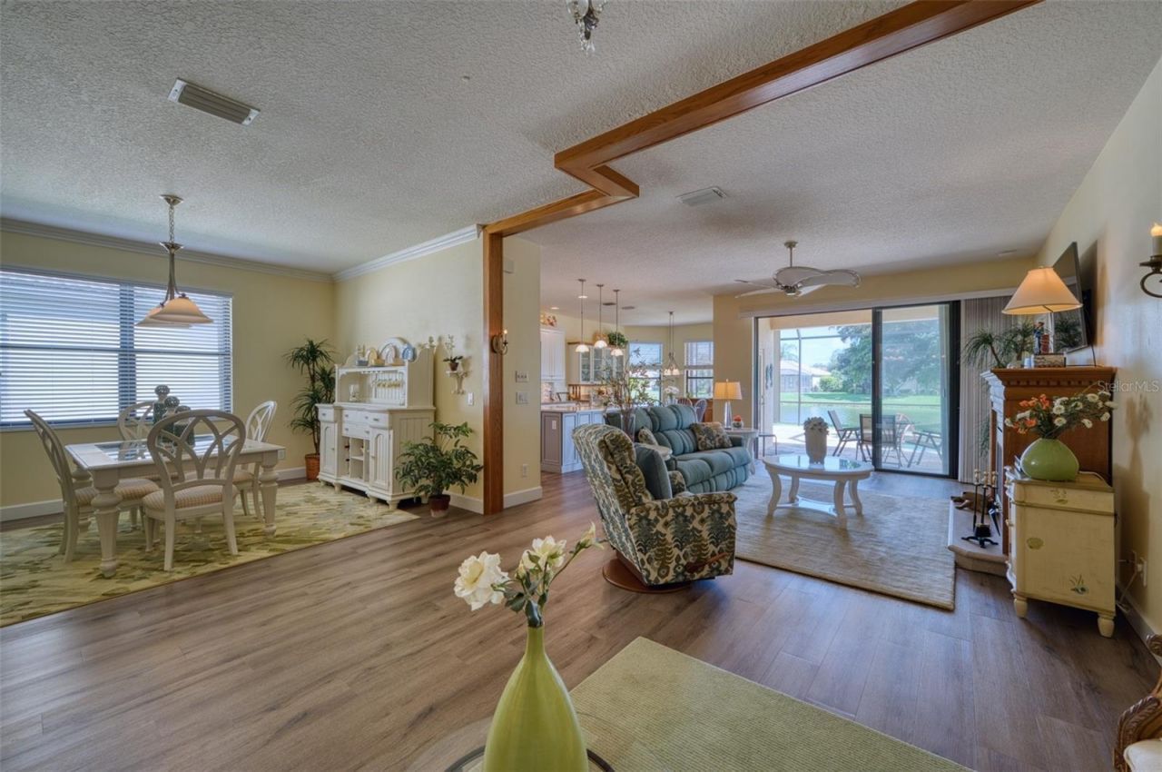 8053 Stirling Falls Circle, Sarasota, FL 34243 Photo