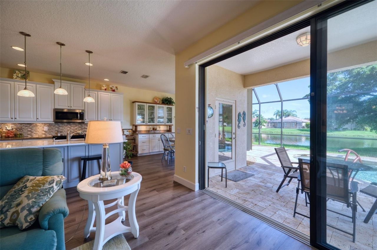 8053 Stirling Falls Circle, Sarasota, FL 34243 Photo