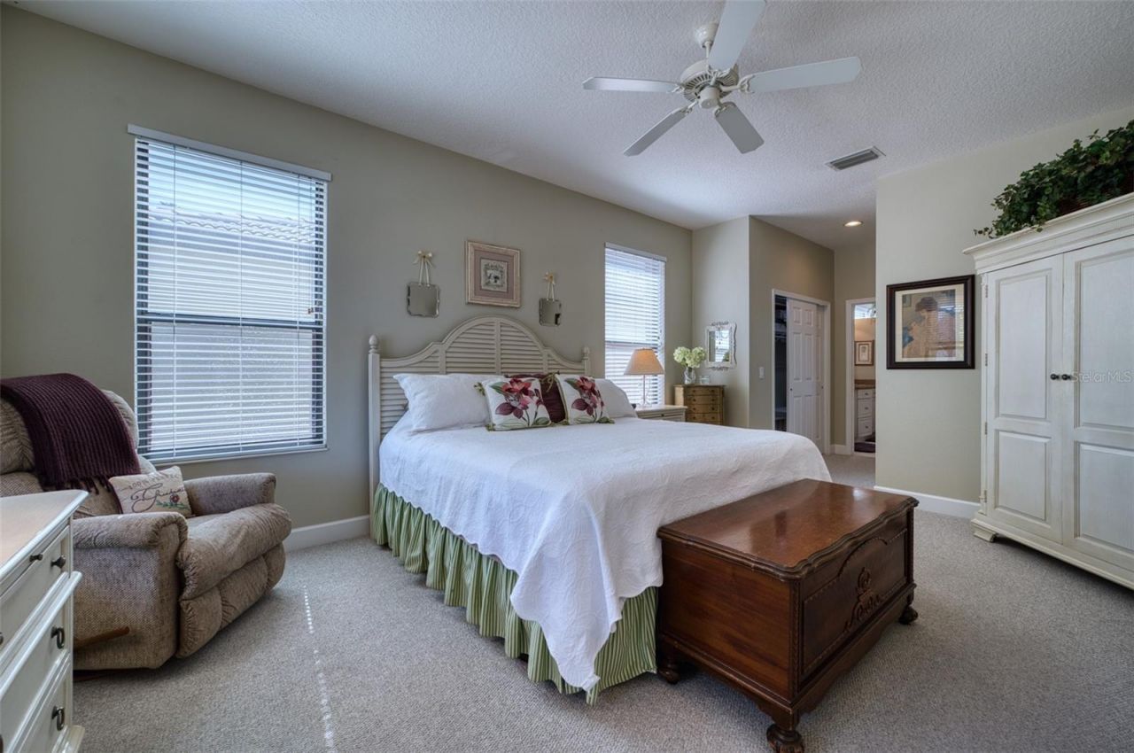8053 Stirling Falls Circle, Sarasota, FL 34243 Photo
