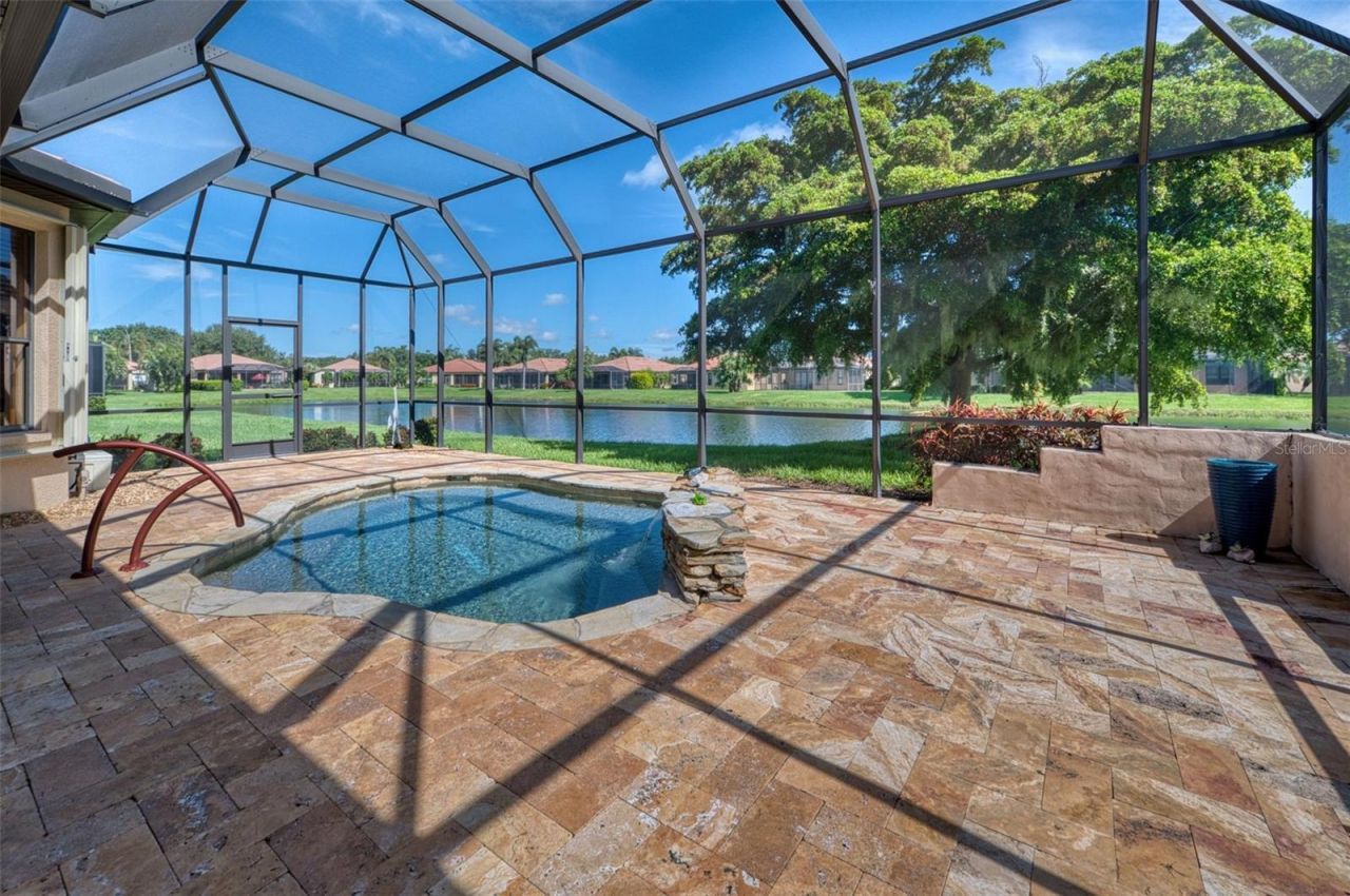 8053 Stirling Falls Circle, Sarasota, FL 34243 Photo