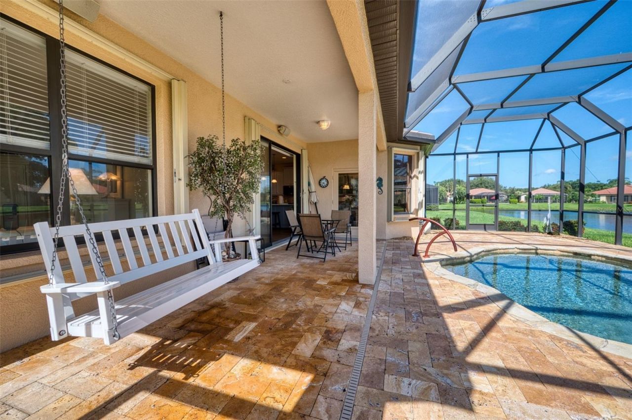8053 Stirling Falls Circle, Sarasota, FL 34243 Photo