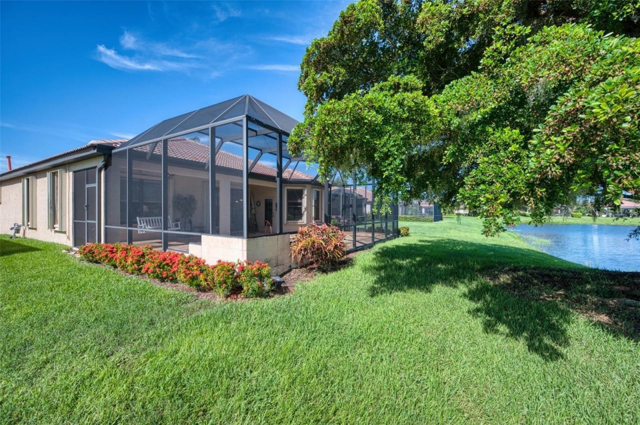 8053 Stirling Falls Circle, Sarasota, FL 34243 Photo