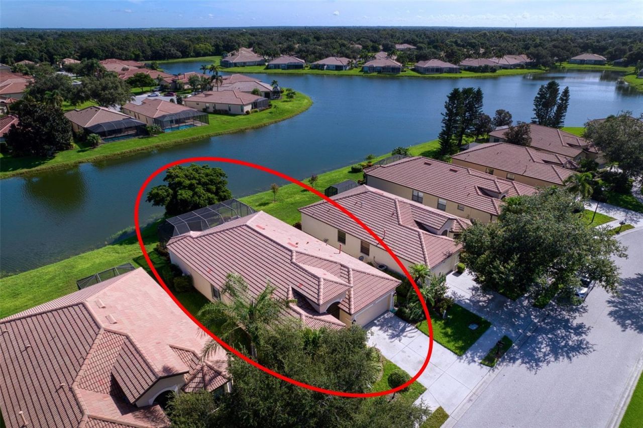 8053 Stirling Falls Circle, Sarasota, FL 34243 Photo