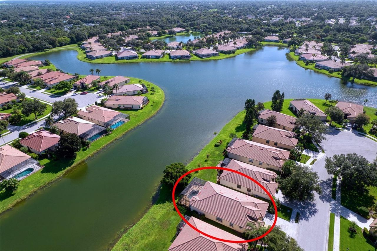 8053 Stirling Falls Circle, Sarasota, FL 34243 Photo