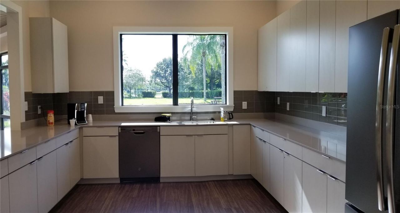 8053 Stirling Falls Circle, Sarasota, FL 34243 Photo