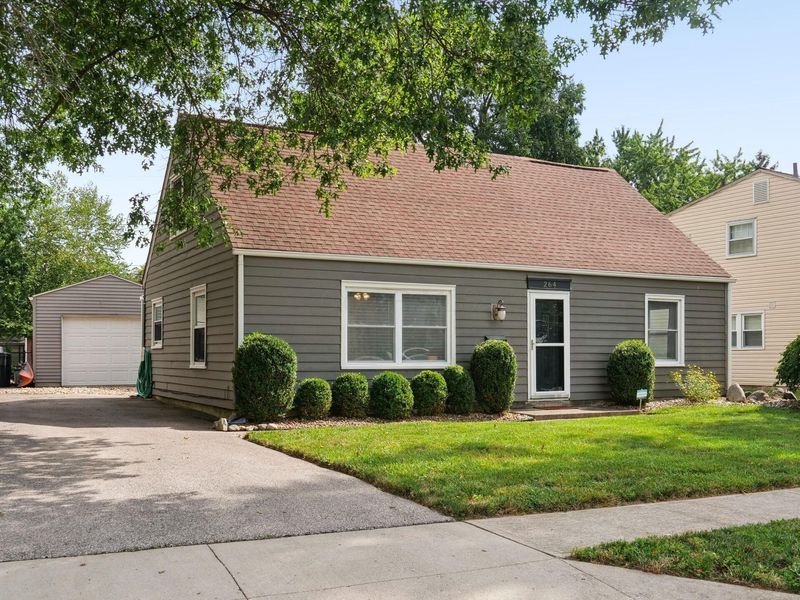 264 Carilla Lane, Columbus, OH 43228 Photo 2