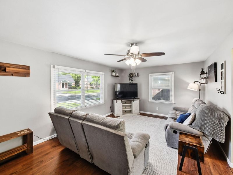 264 Carilla Lane, Columbus, OH 43228 Photo 5