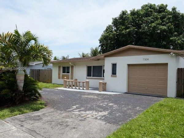 7304 Mckinley St , Hollywood, FL 33024