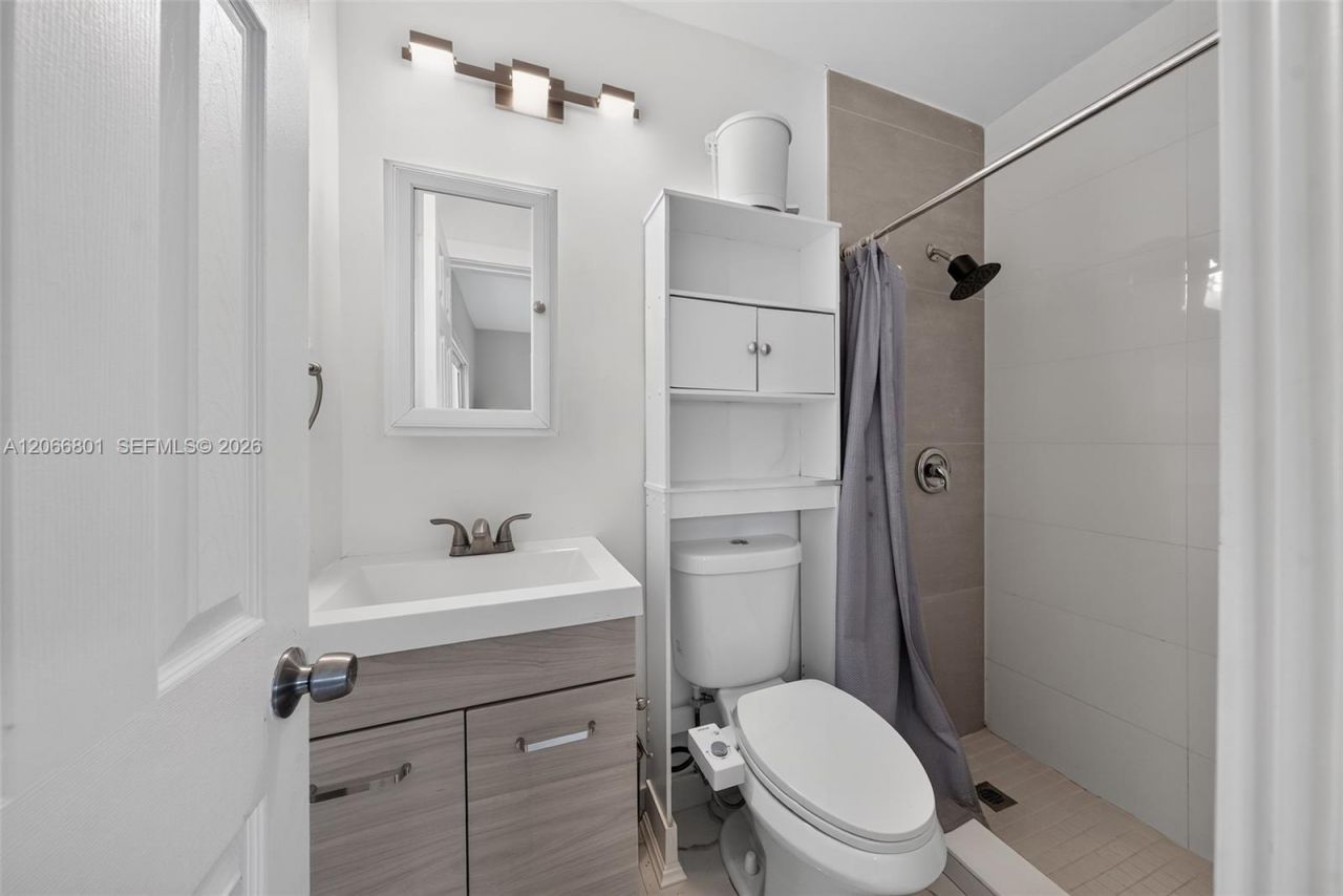 7304 Mckinley St , Hollywood, FL 33024 Photo