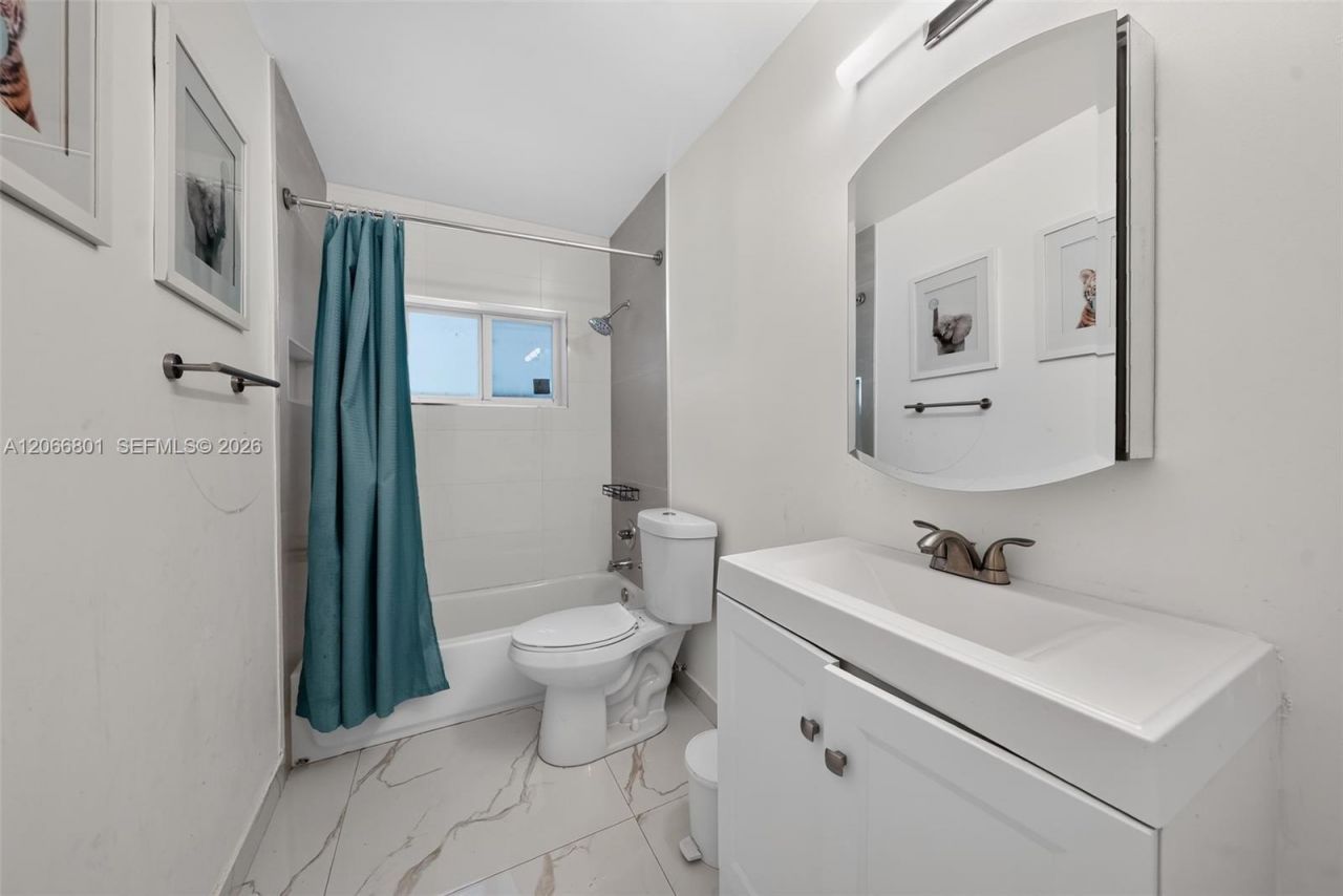 7304 Mckinley St , Hollywood, FL 33024 Photo