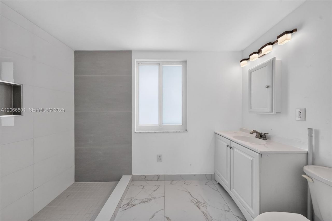 7304 Mckinley St , Hollywood, FL 33024 Photo