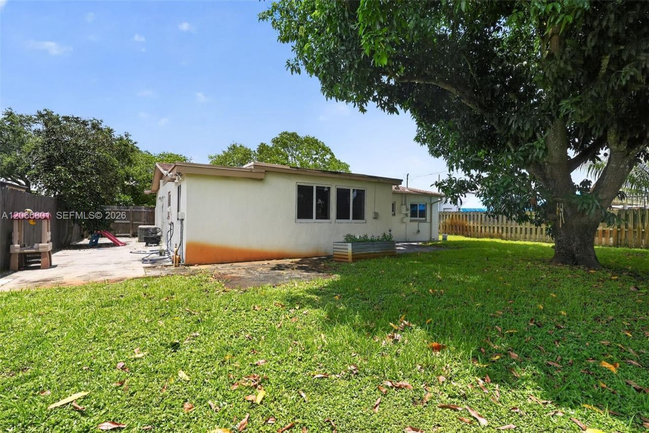 7304 Mckinley St , Hollywood, FL 33024 Photo