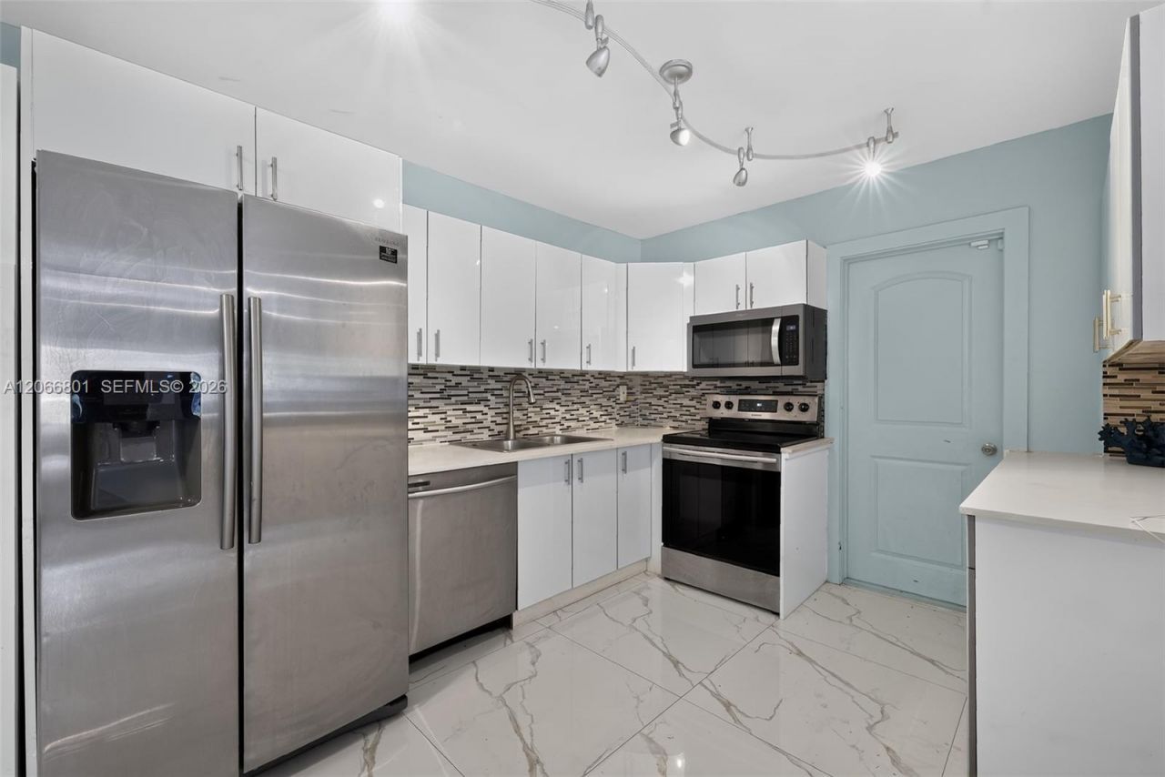 7304 Mckinley St , Hollywood, FL 33024 Photo
