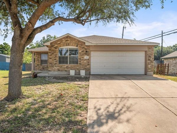 2100 Boyer DR, Taylor, TX 76574