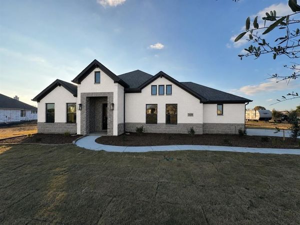 7015 Lilly Lane, Sanger, TX 76266
