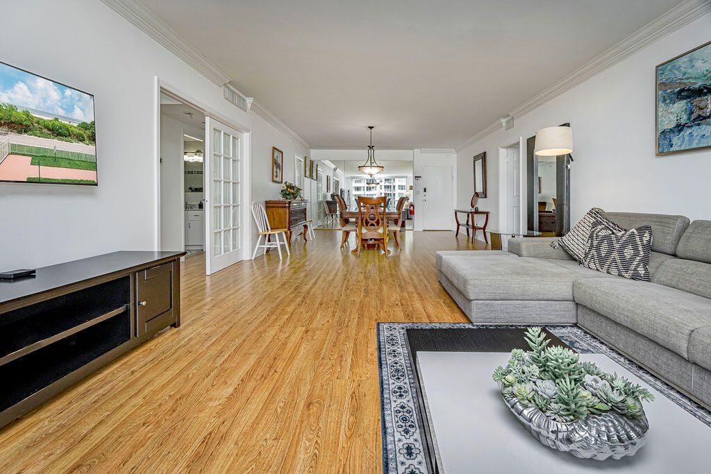 5601 Collins Avenue, Miami Beach, FL 33140 Photo