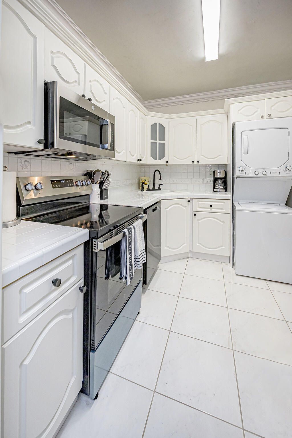5601 Collins Avenue, Miami Beach, FL 33140 Photo