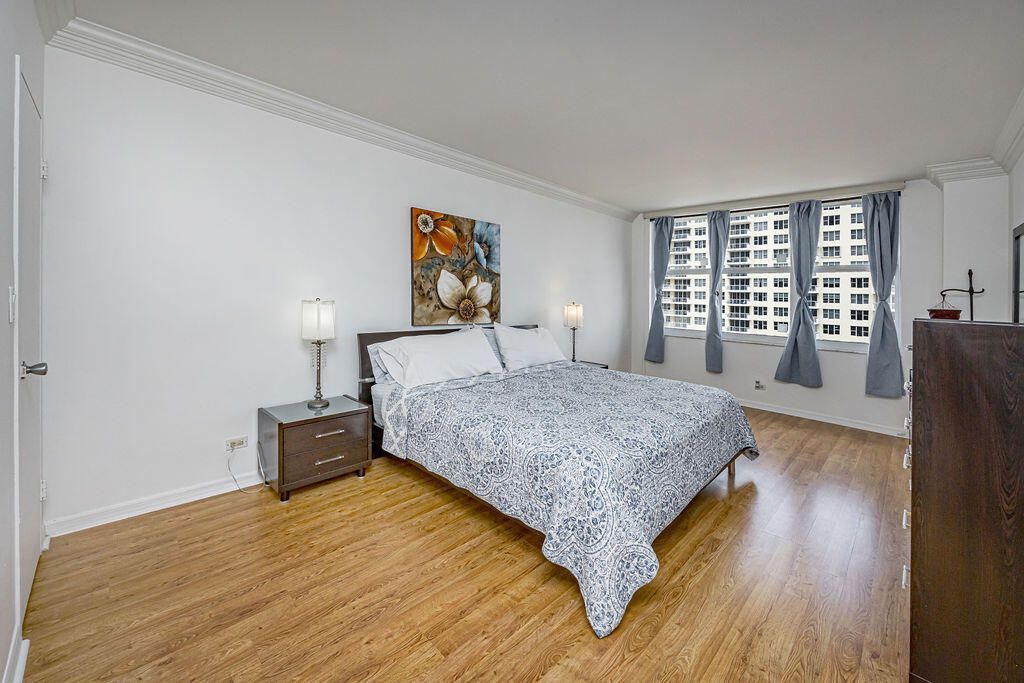 5601 Collins Avenue, Miami Beach, FL 33140 Photo