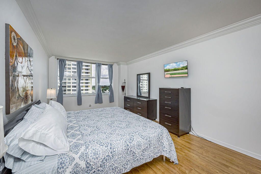 5601 Collins Avenue, Miami Beach, FL 33140 Photo