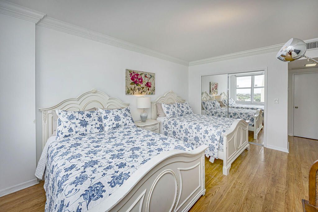5601 Collins Avenue, Miami Beach, FL 33140 Photo