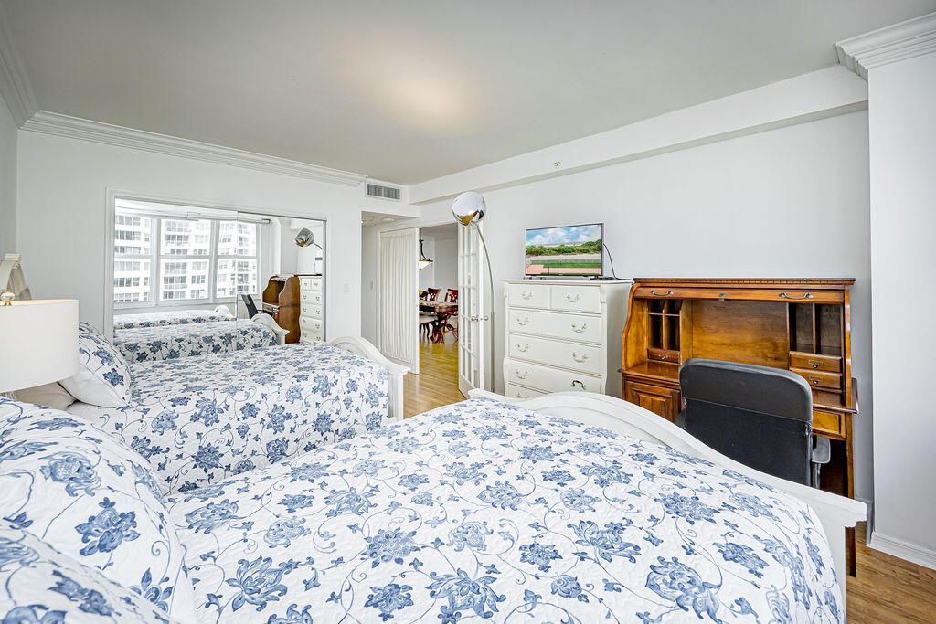 5601 Collins Avenue, Miami Beach, FL 33140 Photo