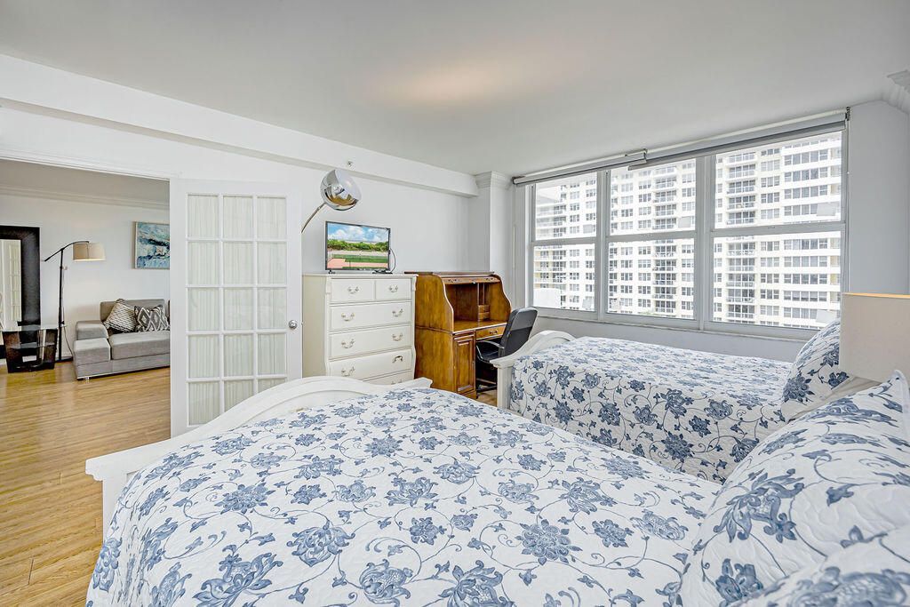 5601 Collins Avenue, Miami Beach, FL 33140 Photo