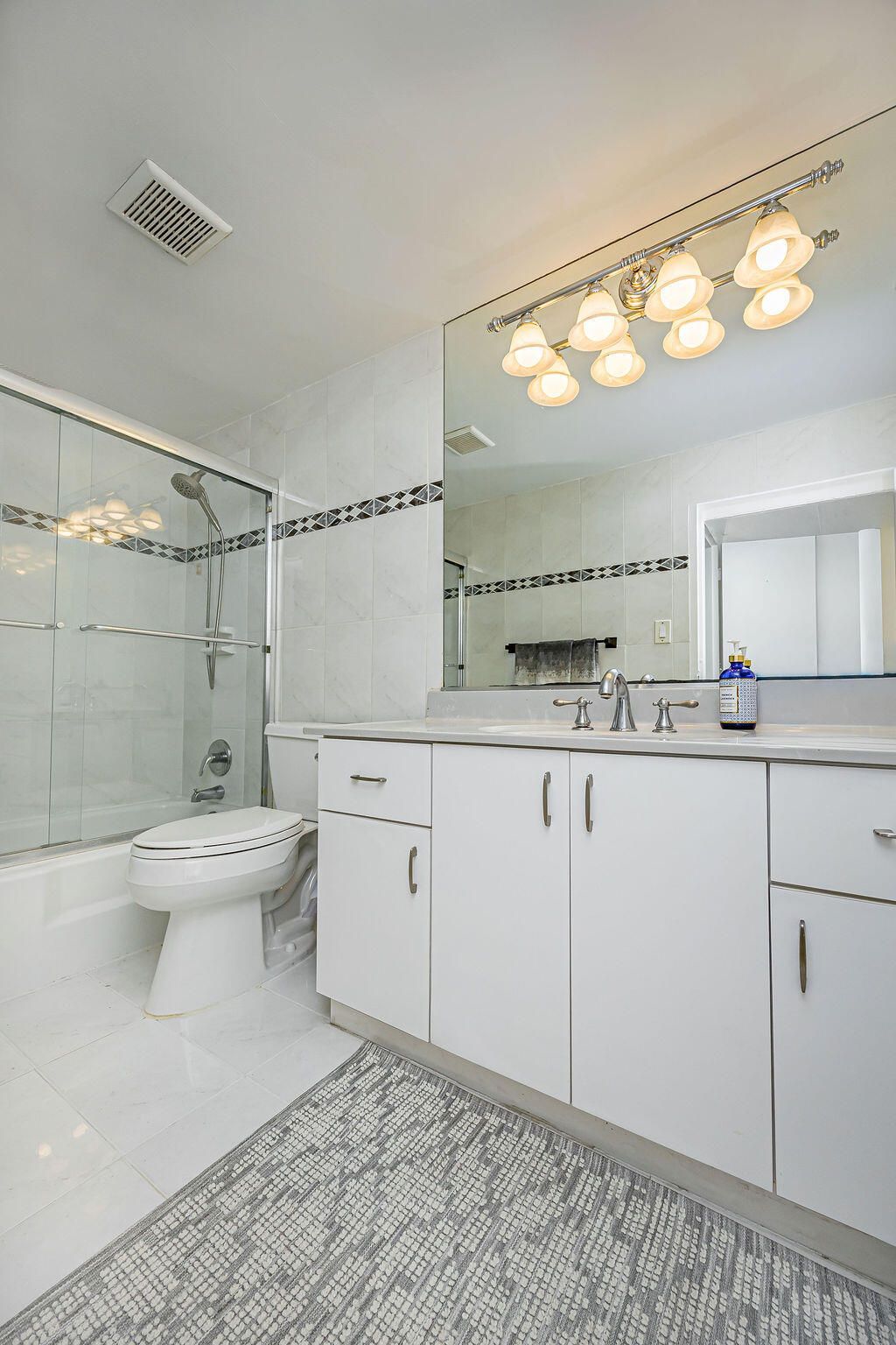 5601 Collins Avenue, Miami Beach, FL 33140 Photo
