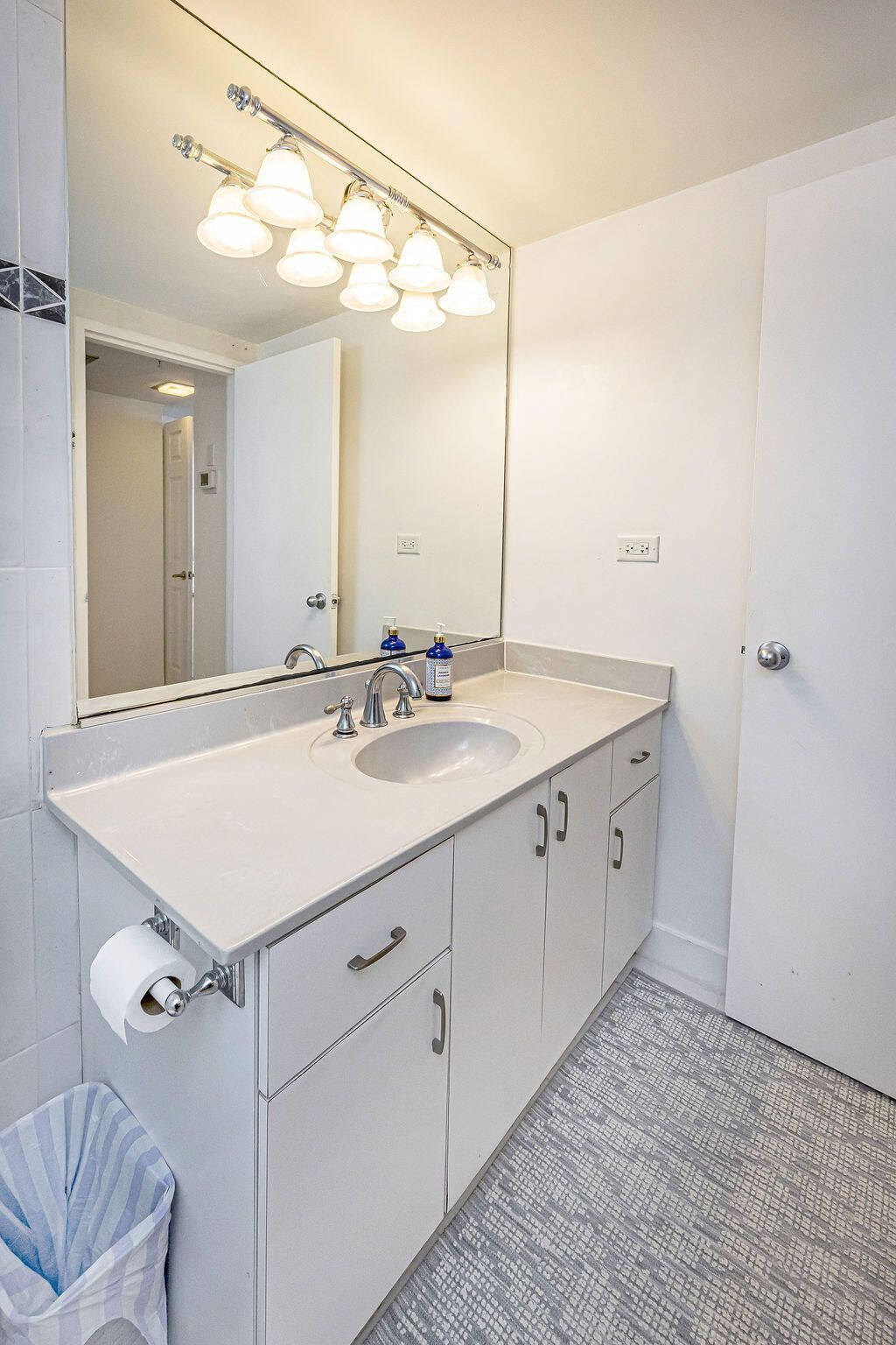 5601 Collins Avenue, Miami Beach, FL 33140 Photo