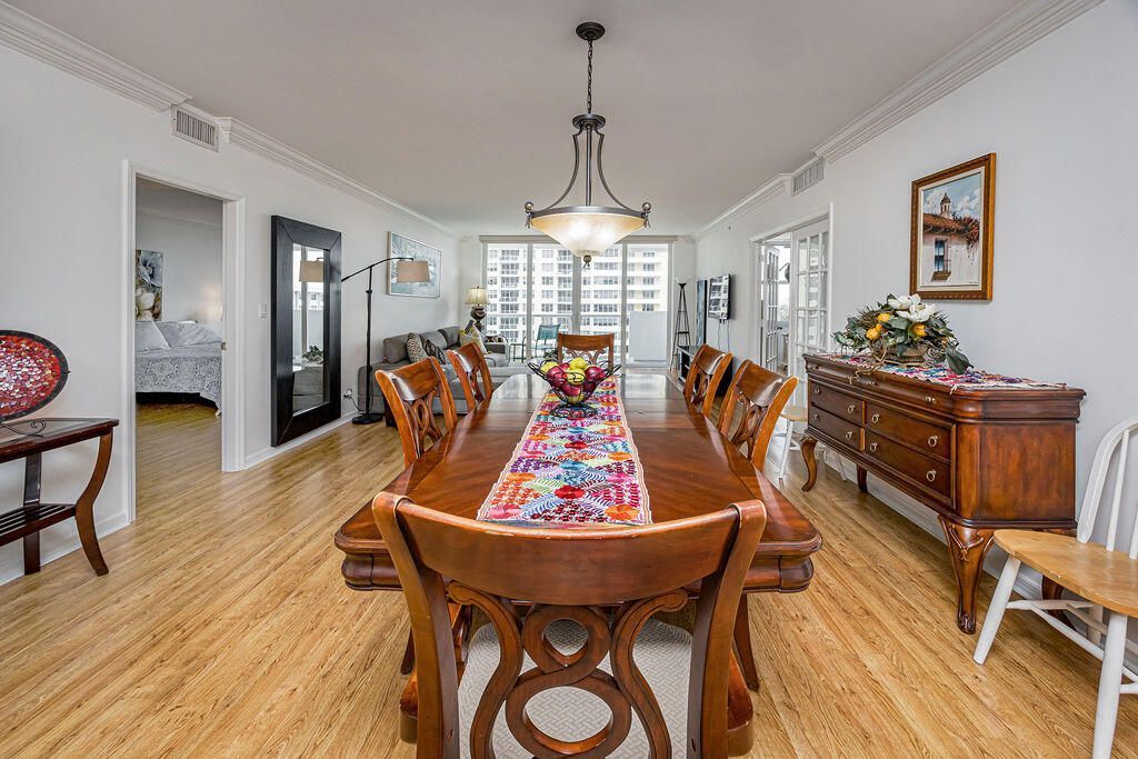5601 Collins Avenue, Miami Beach, FL 33140 Photo