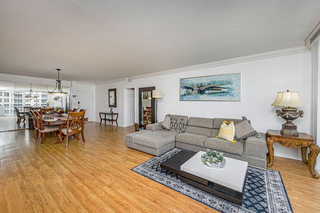 5601 Collins Avenue, Miami Beach, FL 33140 Photo