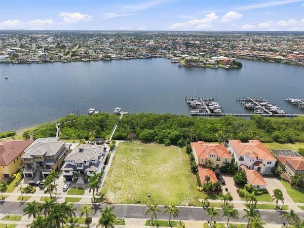 6111 LAGOMAR LANE , APOLLO BEACH, FL 33572