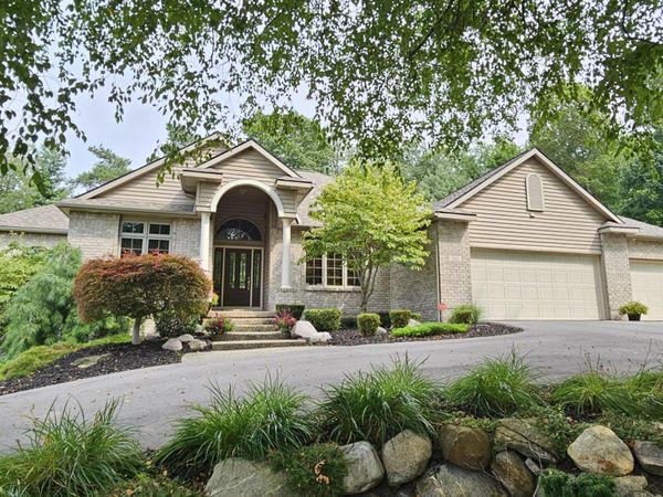 112 Stonehenge Drive SW, Grandville, MI 49418