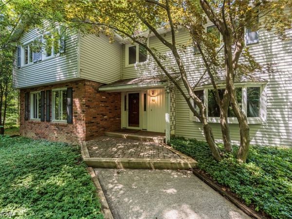 7859 Sugarbush Lane, Gates Mills, OH 44040