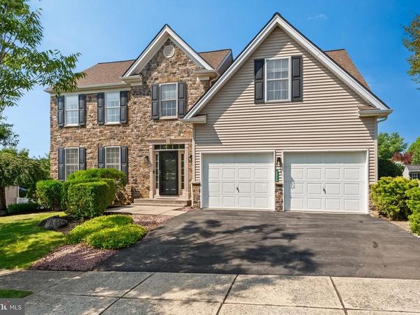 2305 ABERDEEN WAY, MACUNGIE, PA 18062