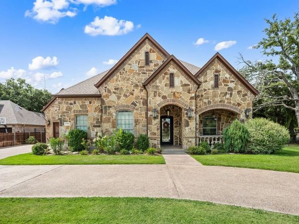 3300 Alexandria Court, Grapevine, TX 76092