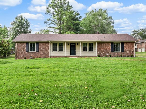 803 Laurel Dr, Clarksville, TN 37043