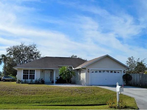 102 SW GLENWOOD Drive, Port St. Lucie, FL 34984