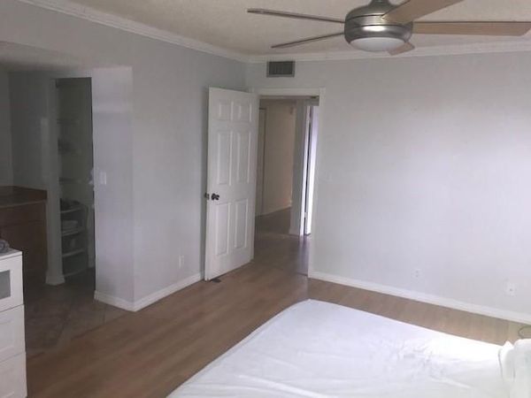 9480 Poinciana Place, Unit 310, Davie, FL 33324