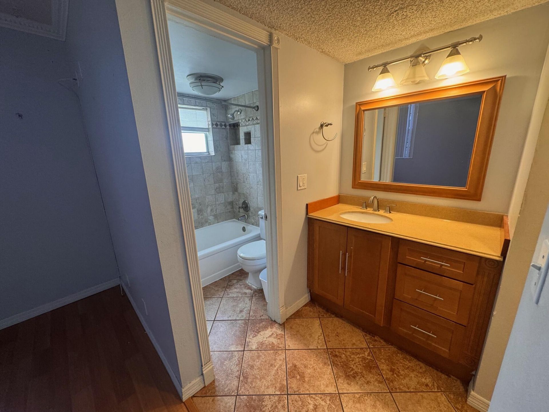 9480 Poinciana Place, Unit 310, Davie, FL 33324 Photo