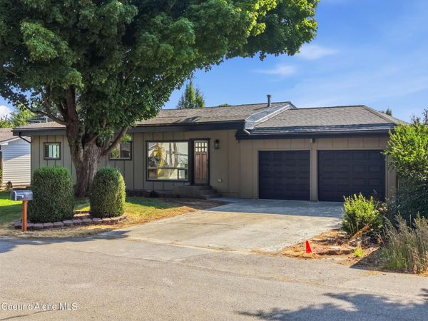 9462 N Baack RD, Hayden, ID 83835