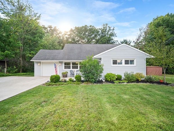 546 Woodmere Drive , Berea, OH 44017