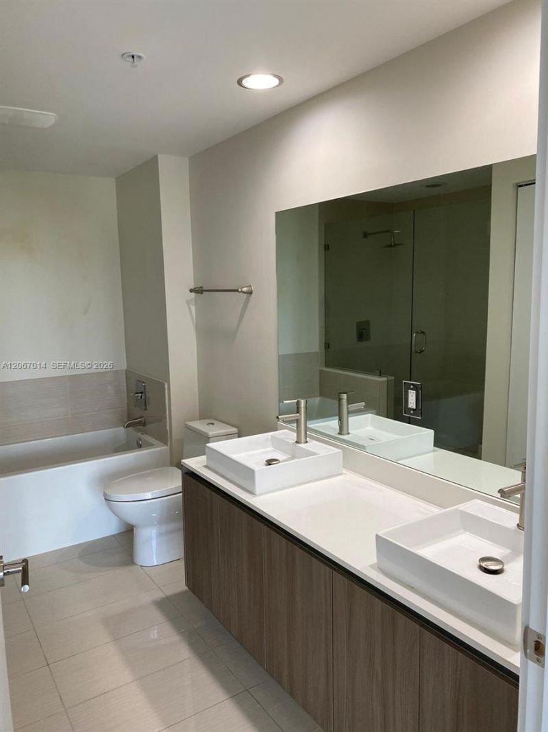 201 SW 17th Rd, Unit 310, Miami, FL 33129 Photo